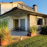 Bed & Breakfast Beauty House - Jacuzzi - Giardino Privato 3*
