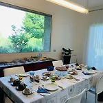 Beauty House - Jacuzzi - Giardino Privato Bed & Breakfast