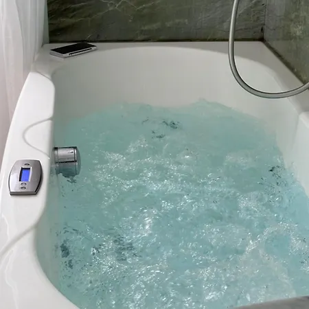 Beauty House - Jacuzzi - Giardino Privato Cesena