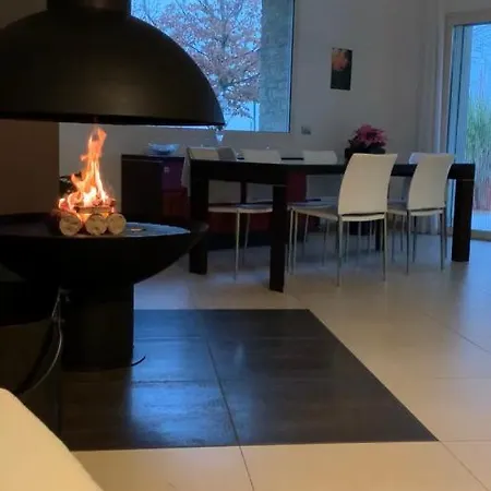Beauty House לינה וארוחת בוקר צ'זנה