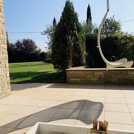 Beauty House - Jacuzzi - Giardino Privato فندق مبيت وإفطار تشيزينا