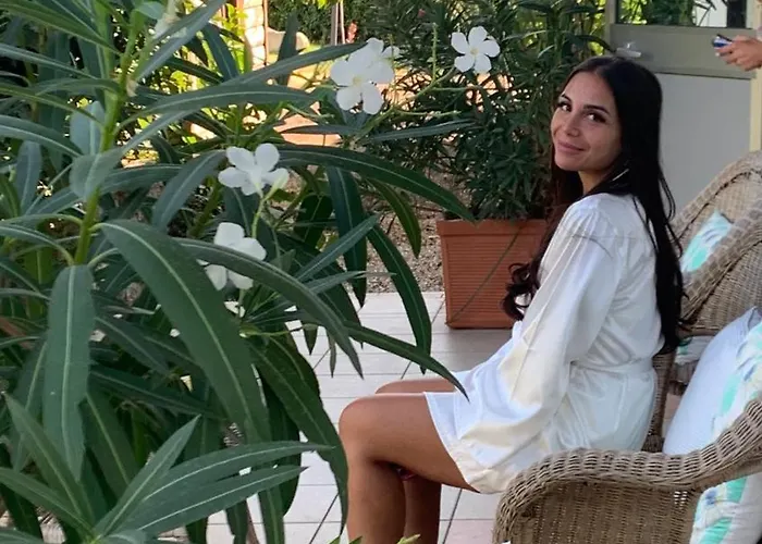 Beauty House - Jacuzzi - Giardino Privato فندق مبيت وإفطار تشيزينا