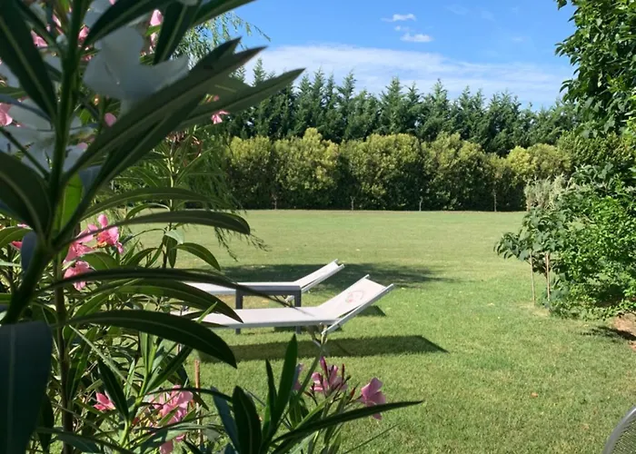 Beauty House - Jacuzzi - Giardino Privato Bed & Breakfast