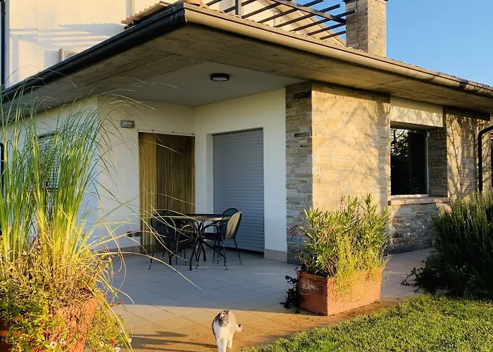 فندق مبيت وإفطار Beauty House - Jacuzzi - Giardino Privato 3*