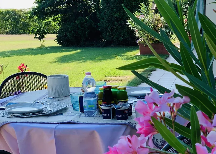 Beauty House - Jacuzzi - Giardino Privato 3*