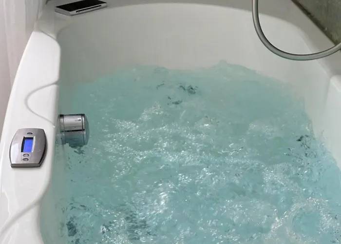 Beauty House - Jacuzzi - Giardino Privato تشيزينا