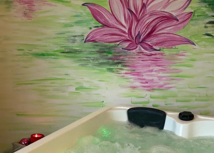 فندق مبيت وإفطار Beauty House - Jacuzzi - Giardino Privato